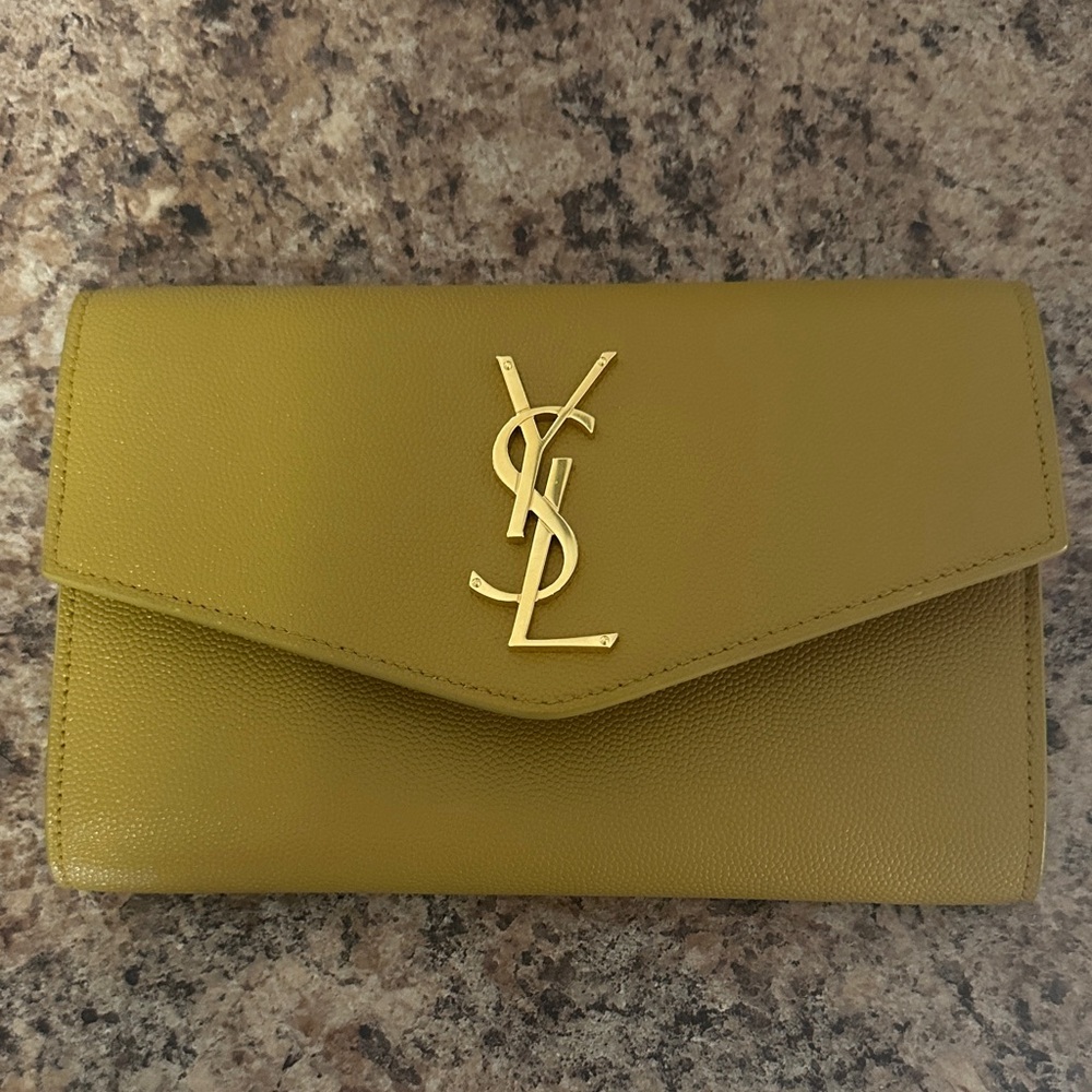 Yves Saint Laurent Olive Green Leather Envelope Clutch with Gold YSL Logo - Picture 1 of 7
